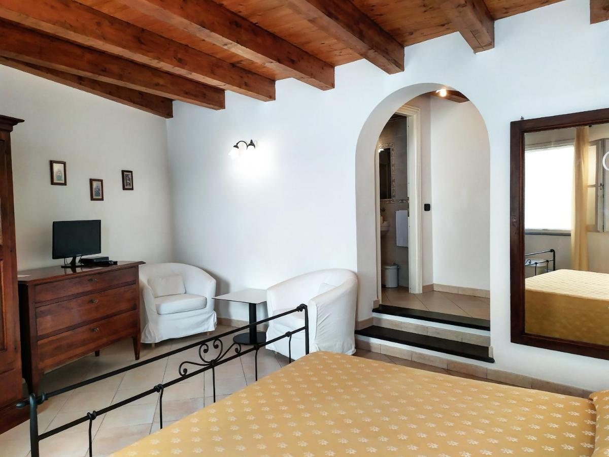 L'Antico Borgo B&B Леванто Экстерьер фото