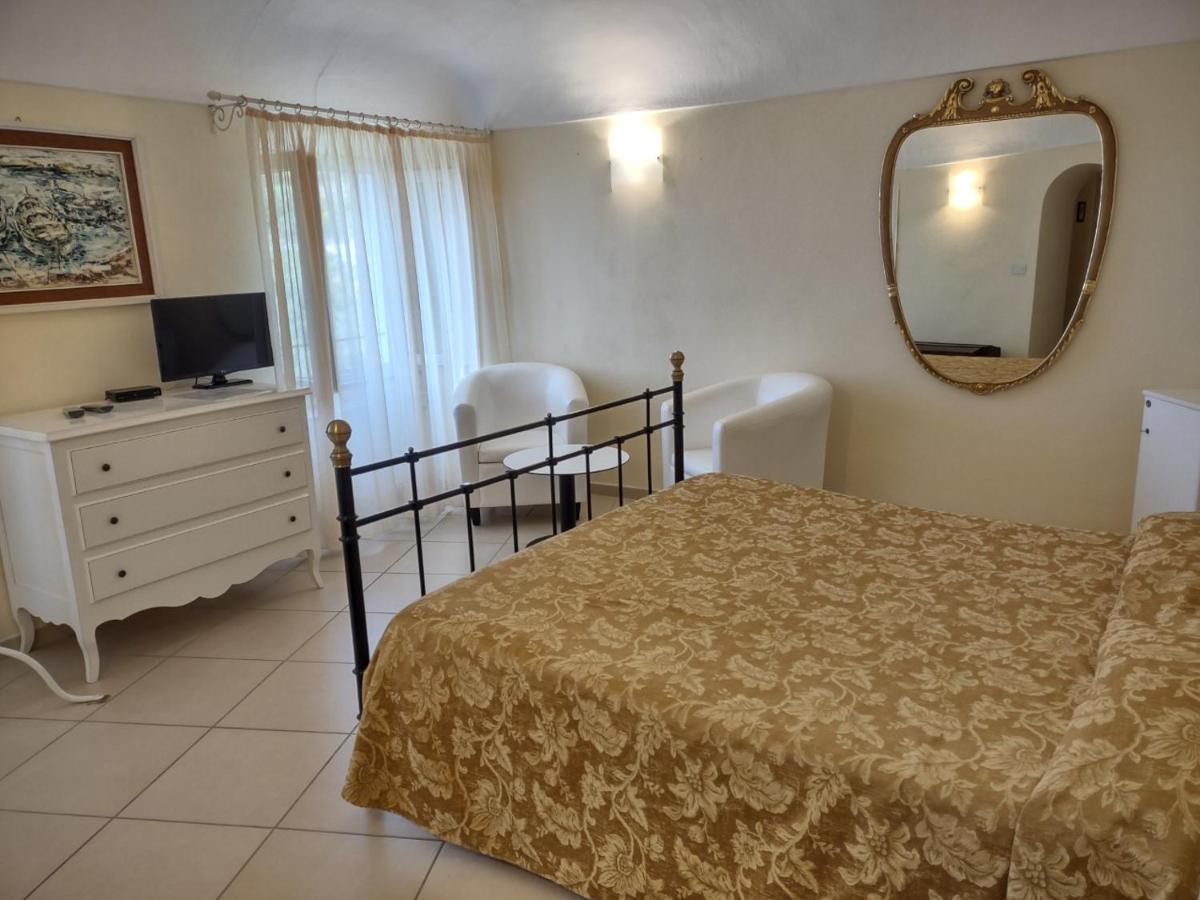 L'Antico Borgo B&B Леванто Экстерьер фото