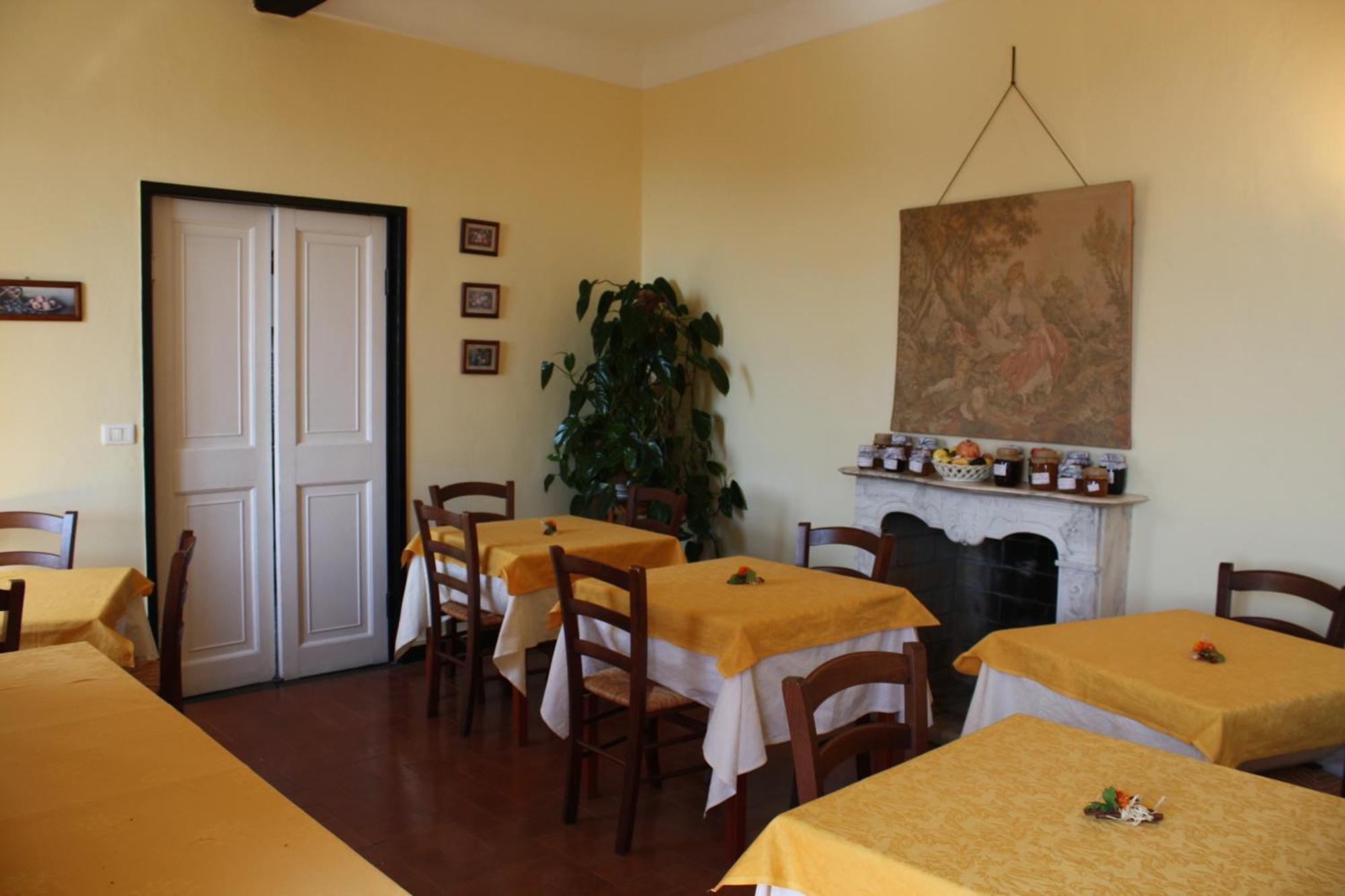 L'Antico Borgo B&B Леванто Экстерьер фото